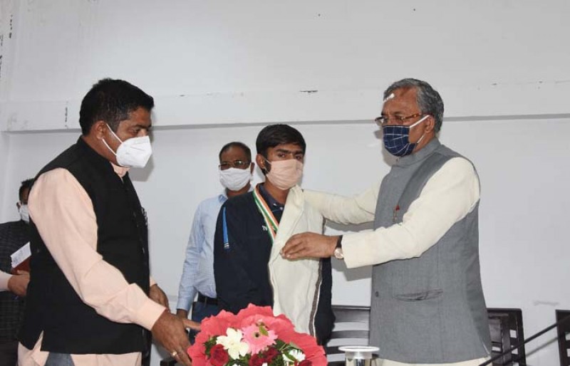  />
					</a>
					<a class=