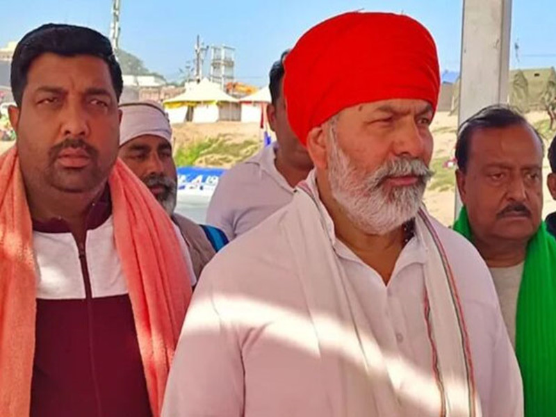  />
					</a>
					<a class=