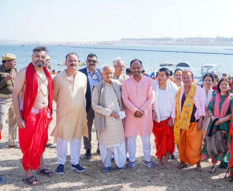  />
					</a>
					<a class=