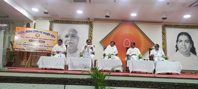  />
					</a>
					<a class=