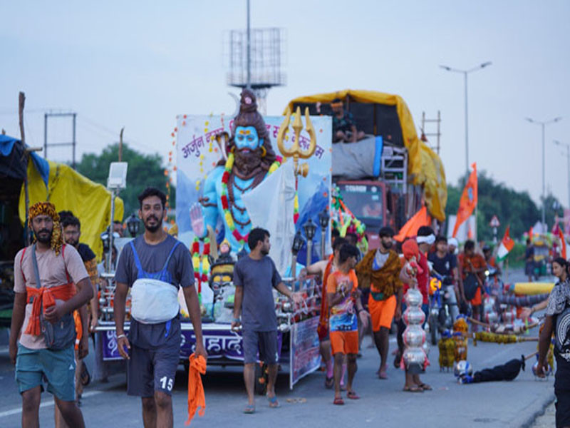  />
					</a>
					<a class=