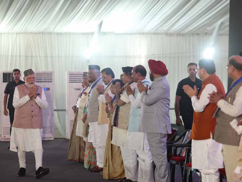  />
					</a>
					<a class=