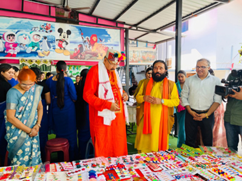  />
					</a>
					<a class=